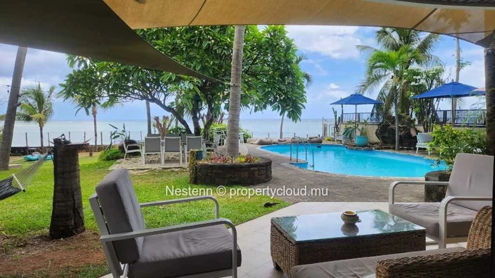 Villa pied dans l'eau en toute propriété