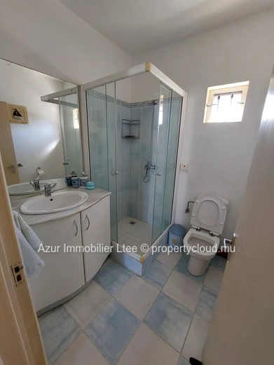 Maison 3 chambres - accès direct à la plage.