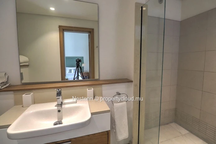 An exceptional 2-bed apartment in a golf estate 