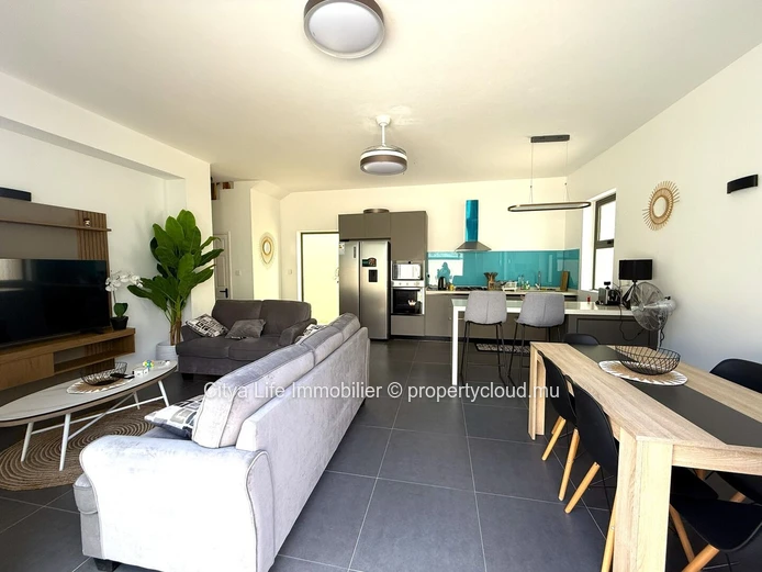 Superbe Duplex Meublé avec Piscine Privée à Louer – Vue Mer