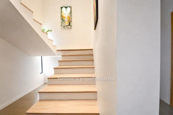 Villa moderne de 3 chambres sur deux niveaux, avec piscine privée et vue sur la mer