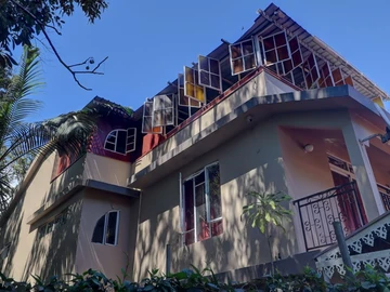 6 Bedroom House