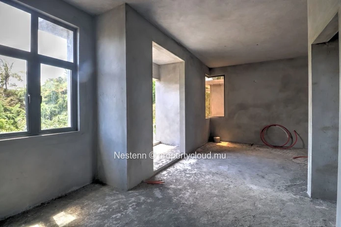 Villa duplex moderne avec 3 chambres à proximité des écoles et des commerces.