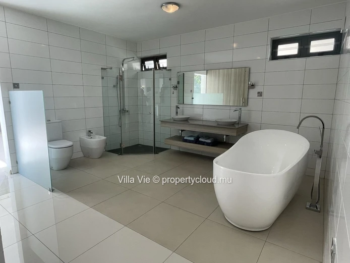 Péreybère - Magnifique villa de 4 chambres avec piscine privée
