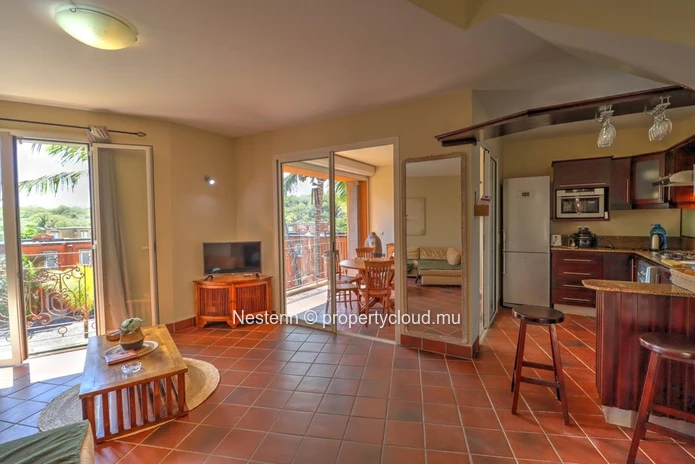 Duplex moderne de 2 chambres avec vue sur la rivière, à proximité des écoles et des commodités