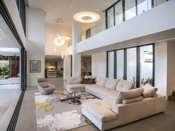 5 Bedroom Villa