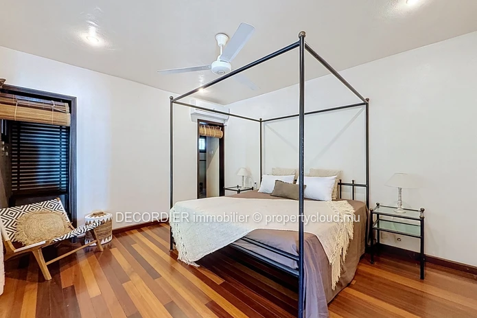 A Spacious House with a Swimming Pool in Saint-Antoine