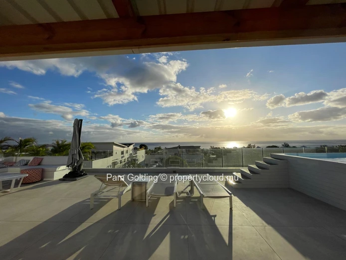 Penthouse for rental in Tamarin.
