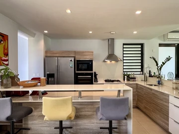 4 Bedroom Villa