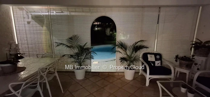 Duplex à louer à Bain Boeuf – 3 chambres avec piscine privée