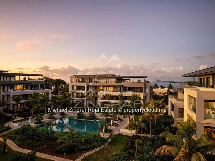 4 bedrooms Penthouse in the Heart of a Golf Estate