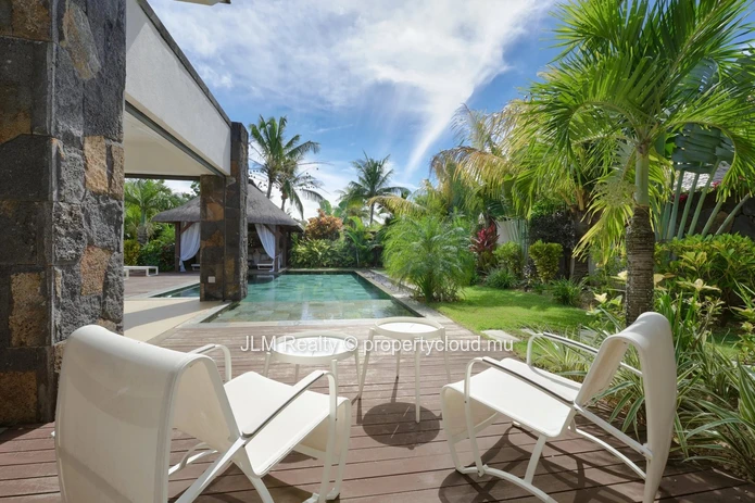 Villa Meublée avec Piscine Privée à Vendre à Cap Malheureux, Île Maurice
