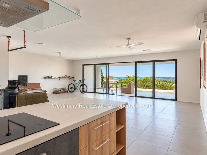 Penthouse de 200 m² avec vue mer à vendre à Tamarin