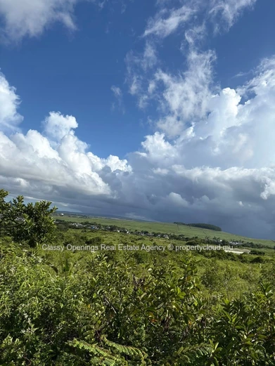 Terrain agricole 3,63 ha à Espérance — Sentier et vue montagne