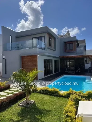 Dream Villa In Pereybere – Style, Space And Tranquility