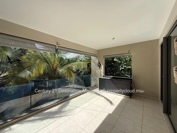 PRICE REDUCED | Rare Private Garden Apartment at Le Savoy - Foreign Buyers Welcome