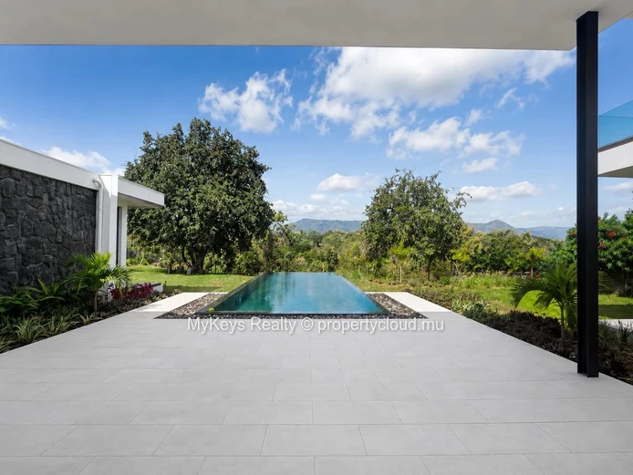 Exceptional 5-Bedroom Villa for Rent - Tamarin