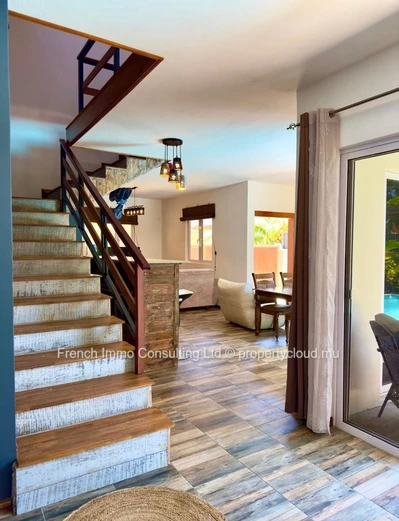 Très belle villa 3 chambres a grand baie, avec piscine et jardin 