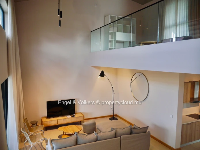 Contemporary Penthouse with Exclusive Lift Access & Mountain Views