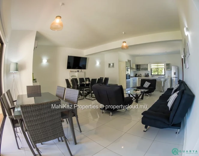 Beachfront 3-Bedroom Apartment for Rent in Flic en Flac, Mauritius – Luxury Coastal Living