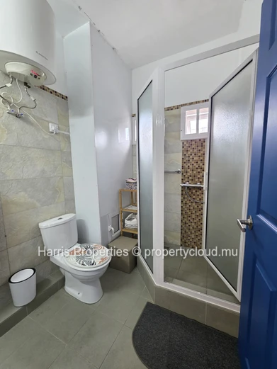 Appartement moderne au premier étage à louer à Pereybere