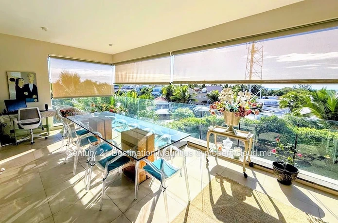 Elevated Island Living with a Front-Row Seat to Coin de Mire