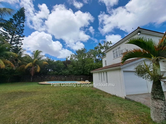Pointe aux Canonniers – Maison à vendre – Pam Golding Mauritius