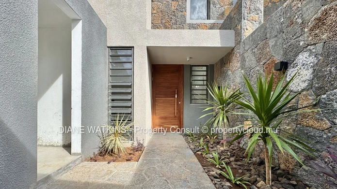 Contemporary 3-Bed Duplex with La Tourelle Views for Sale in Black River 