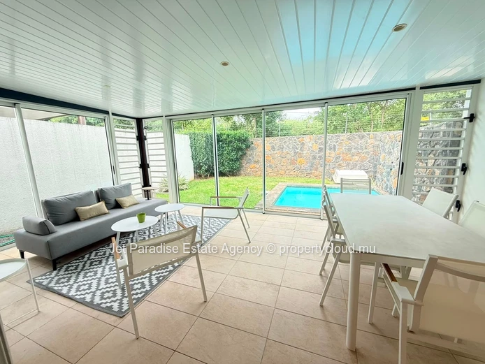 Maison de Ville Moderne avec Piscine Privée – Accessible aux Acheteurs Étrangers