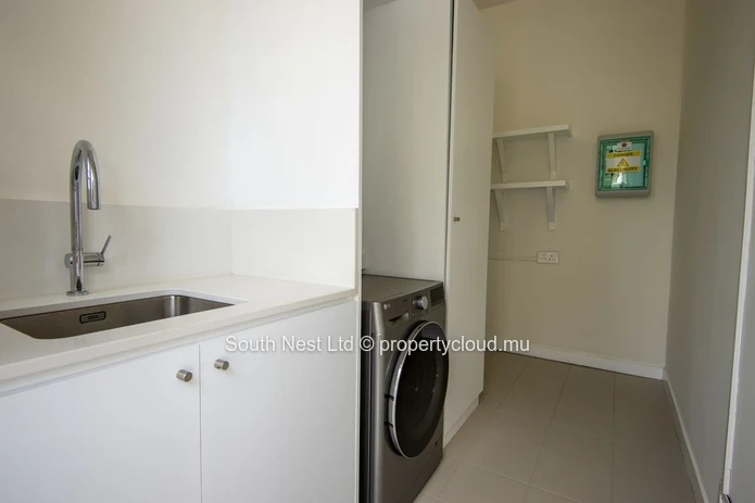 Modern triplex villa with 4 bedrooms