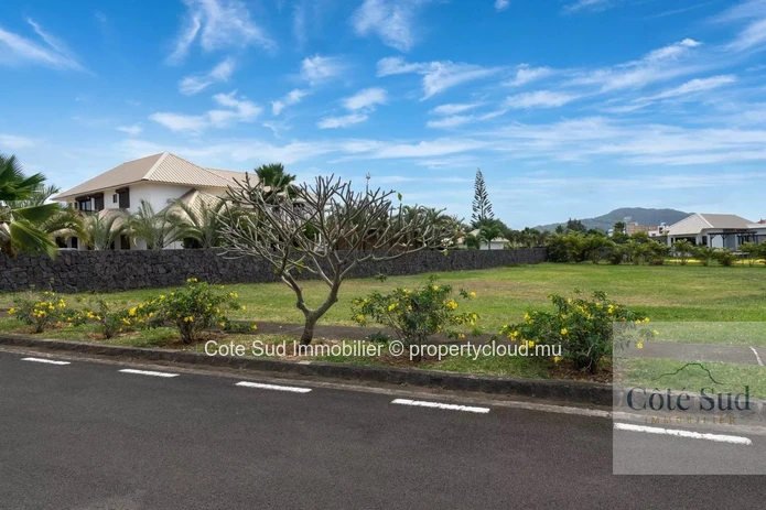 Residential lot - Secure subdivision - Beau Vallon