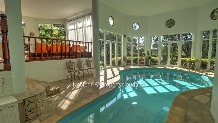 House of 6 bedrooms