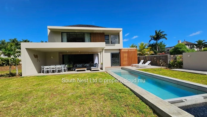 Captivating Elegance : Explore this modern villa