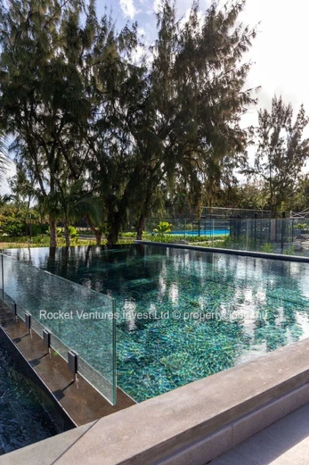 Appartement 3 Chambres avec Jacuzzi Privé dans un Complexe en Bord de Mer – Grand Gaube