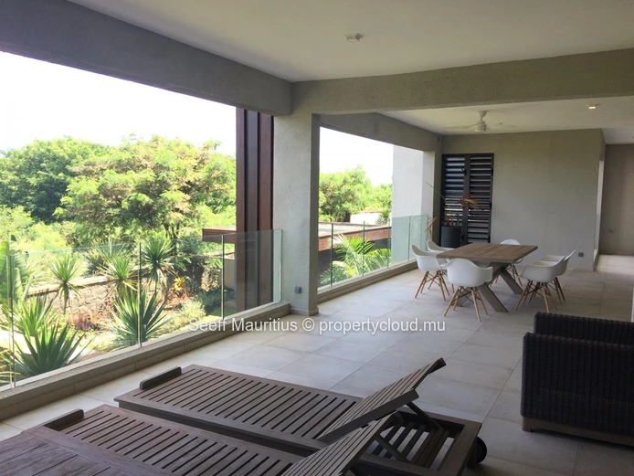 Luxury 5-Bedroom Penthouse for Sale – Foreign Acquisition Allowed