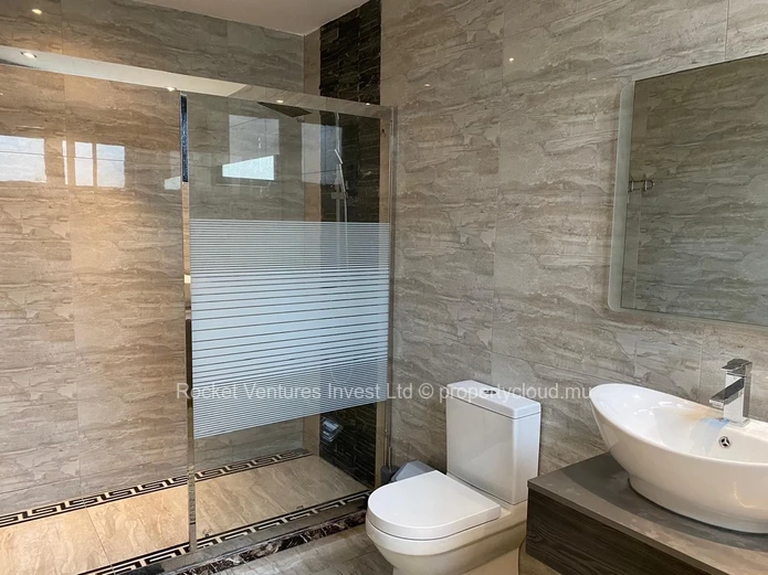 Apartments. 2 bedrooms. North. Grand Bay. 2 minutes to super u