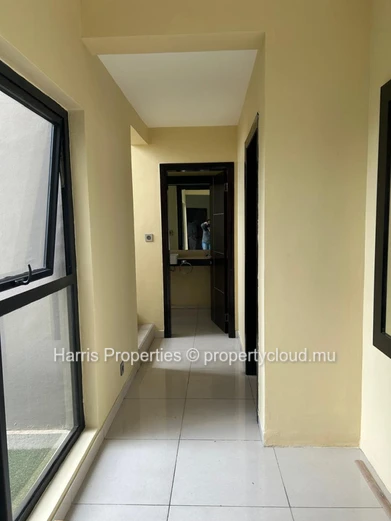 Superbe penthouse sur deux niveaux à vendre à Quatre Bornes