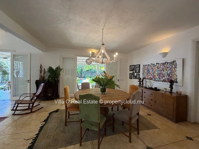 A true marvel, this lovely Creole house with 4 bedrooms, including 2 en-suite, and its vast colonial terrace exudes w...