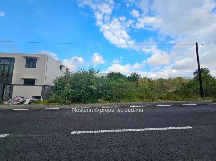 Terrain résidentiel de 448 m² dans un lotissement paisible et familial