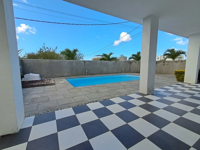 Beautiful 4-bedroom villa with private pool & rooftop 