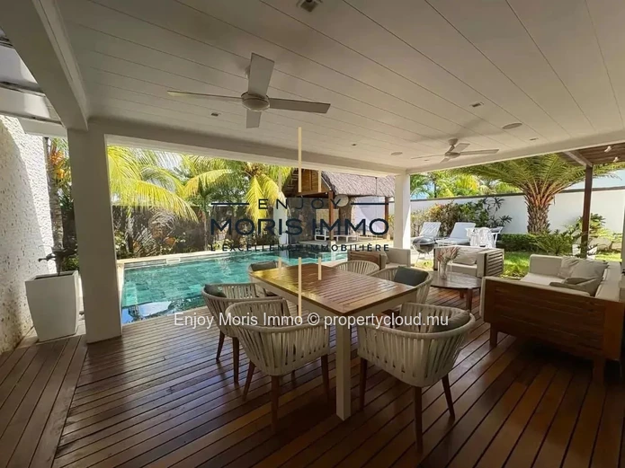 Grand Baie – Villa 3 Chambres Avec Piscine À Louer – Clos Du Littoral