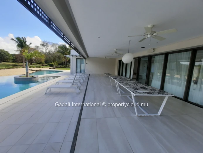 Villa de Luxe à Anahita : Location avec Vue Imprenable sur le Golf
