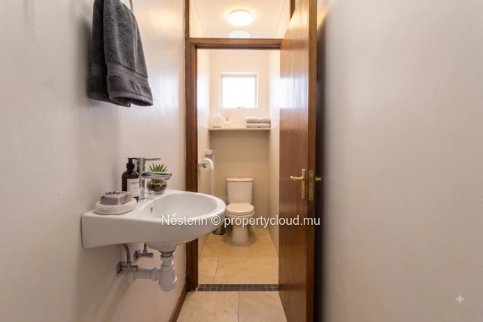 Furnished apartment with mountain views in a secure residence