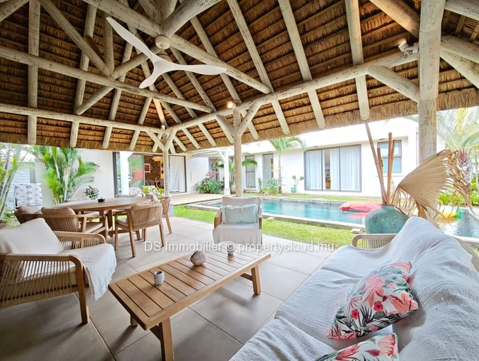 À Vendre – Villa De Plain-Pied Meublée - Résidence Sécurisée À Grand Baie