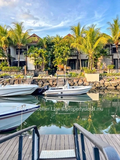 Seaside Elegance: Spacious 3-Bedroom in Rivière Noire