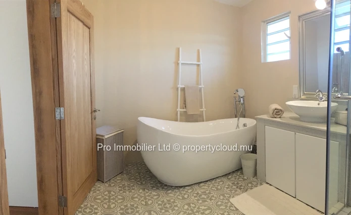 Spacious Modern Furnished Villa for Rent , Beau Vallon Morcellement.(South)