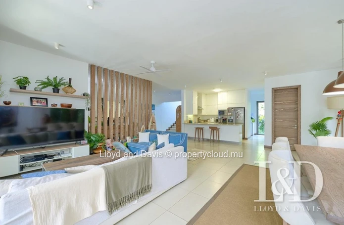 Élégant Townhouse avec Piscine Privée 