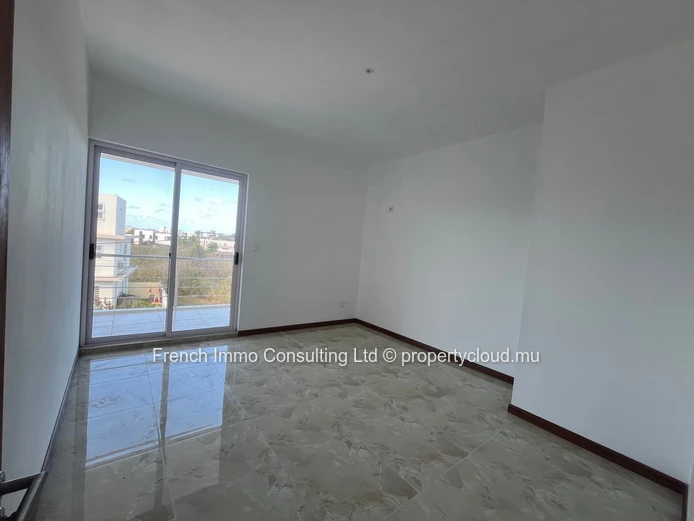 Villa neuve en vente locale, 5 chambres, piscine