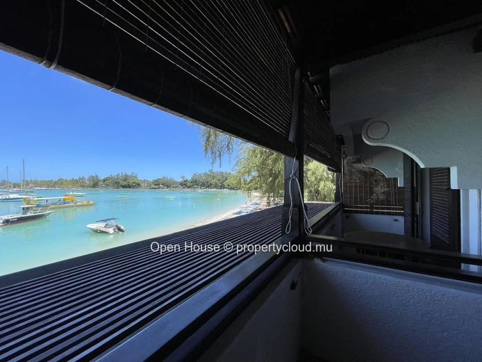 Waterfront apartment for sale in Grand Baie, 147m², 2 bedrooms