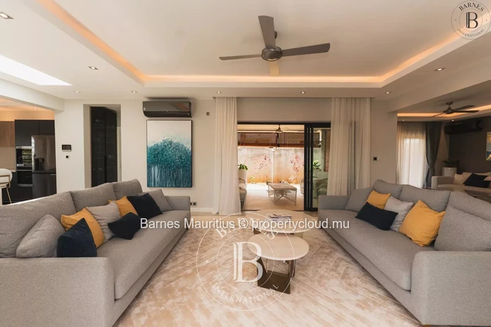FLIC EN FLAC - 4 Bedrooms villa with sea view